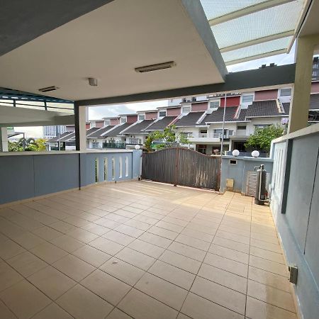 Entire Residential Home•Jia Residences Bkt Serdang沙登温暖的家 スリ・カンバンガン エクステリア 写真