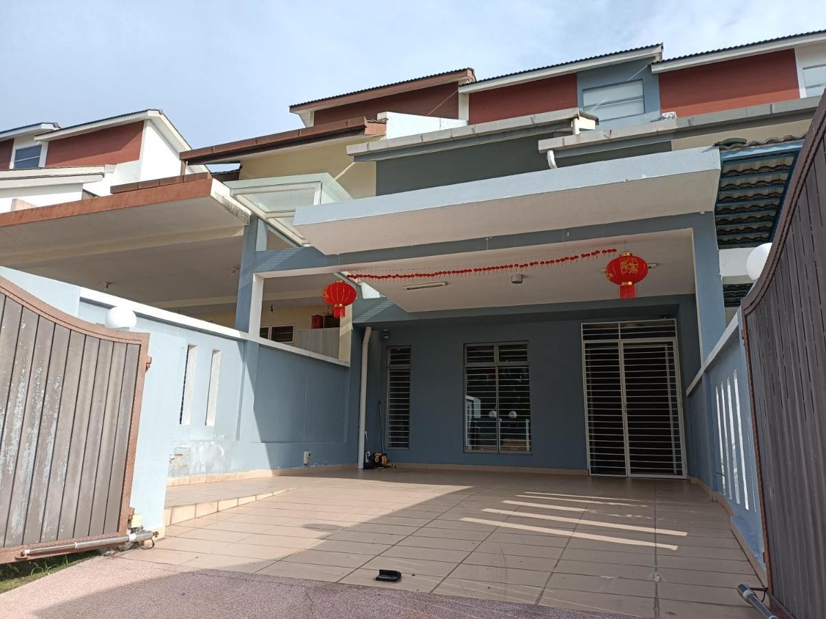 Entire Residential Home•Jia Residences Bkt Serdang沙登温暖的家 スリ・カンバンガン エクステリア 写真