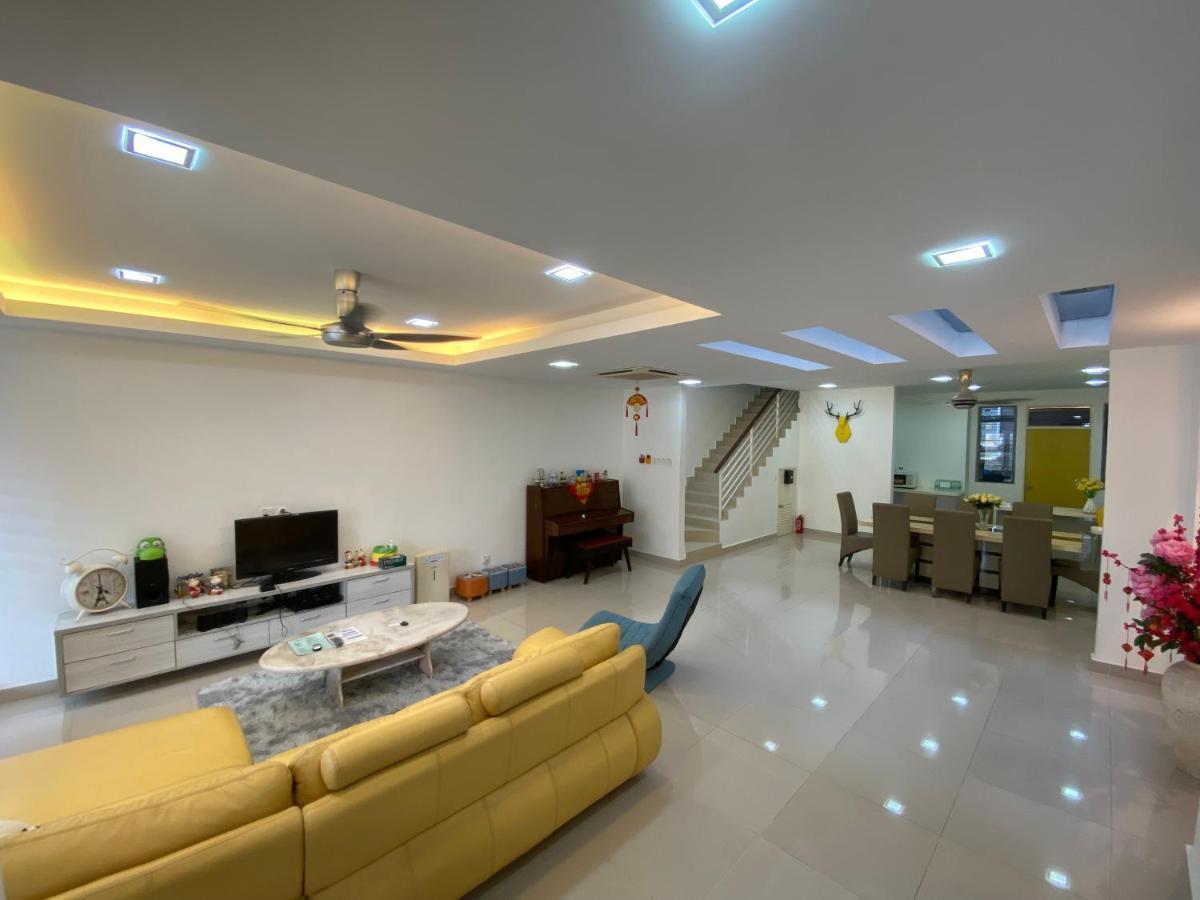 Entire Residential Home•Jia Residences Bkt Serdang沙登温暖的家 スリ・カンバンガン エクステリア 写真