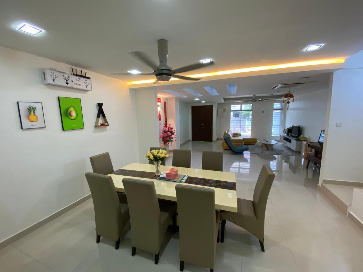 Entire Residential Home•Jia Residences Bkt Serdang沙登温暖的家 スリ・カンバンガン エクステリア 写真